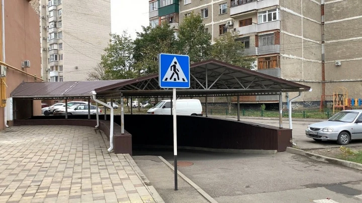 Машиноместо в г. Майкоп, ул. Депутатская, д. 25, Р Адыгея